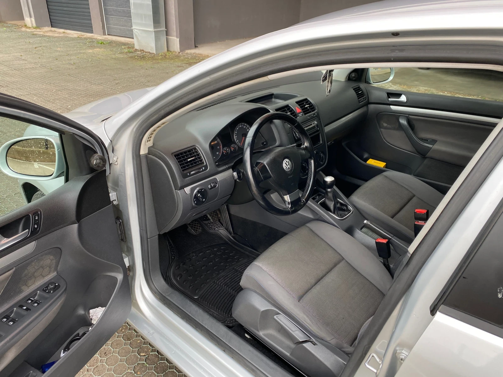 VW Golf 1.6  | Mobile.bg   7