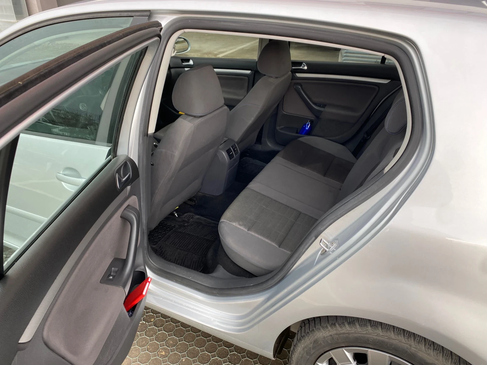 VW Golf 1.6  | Mobile.bg   11