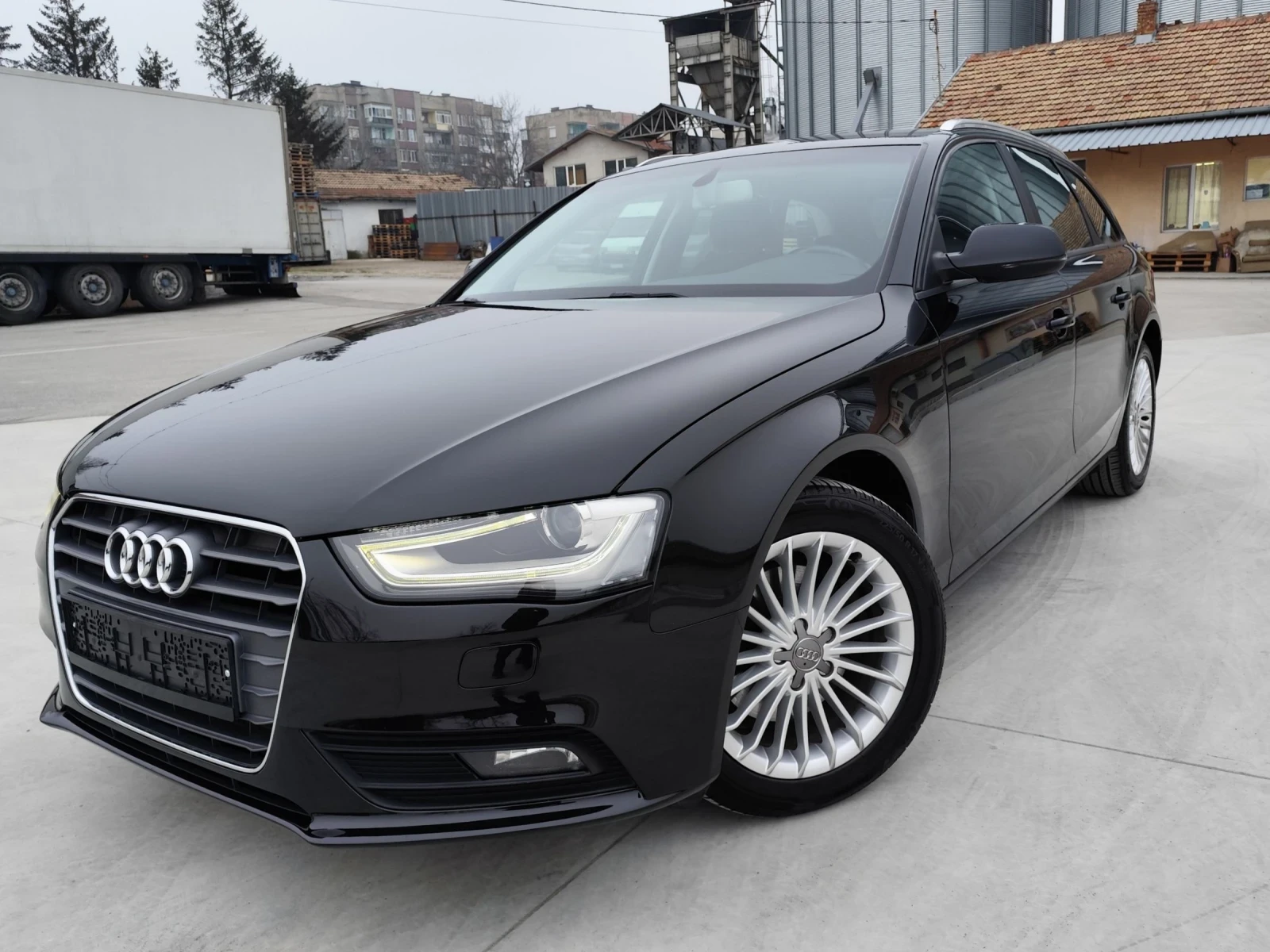 Audi A4 2.0TDI-LED-BI-XENON-NAVI-���������-EU-5 | Mobile.bg � ����������� 3