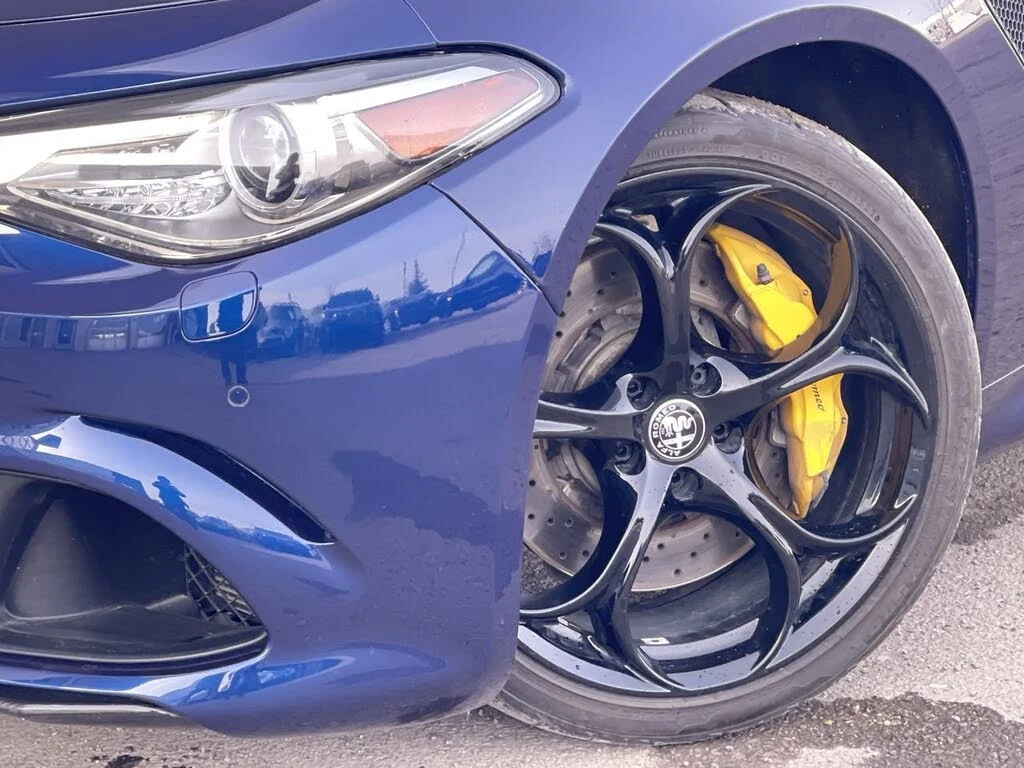 Alfa Romeo Giulia Quadrifoglio * RWD* АвтоКредит* (ЦЕНА ДО БГ) - изображение 7