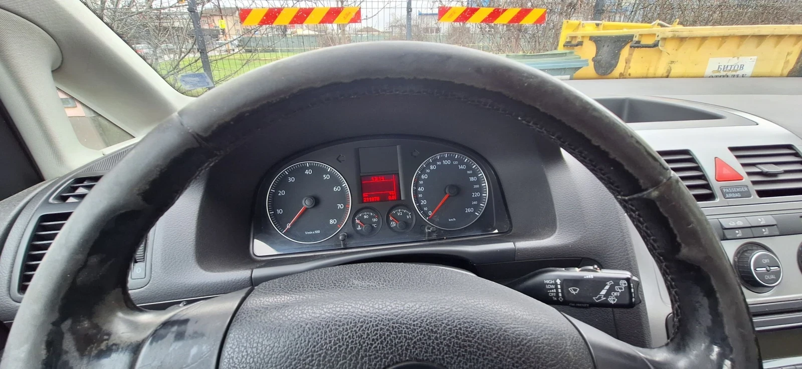 VW Touran 2.0 i бензин/метан/ газ, снимка 4 - Автомобили и джипове - 54091082