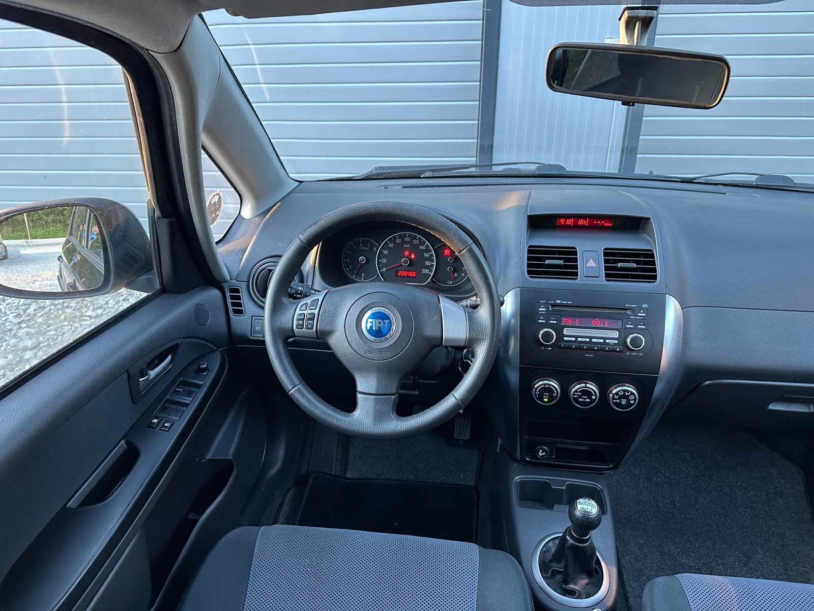 Fiat Sedici 1.6i 4x4 КЛИМАТРОНИК БЕЗ РЪЖДИ, снимка 13 - Автомобили и джипове - 54547174