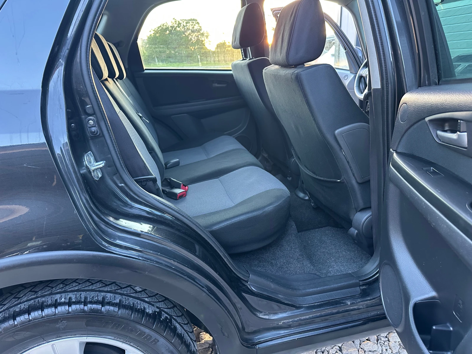 Fiat Sedici 1.6i 4x4 КЛИМАТРОНИК БЕЗ РЪЖДИ, снимка 11 - Автомобили и джипове - 54547174