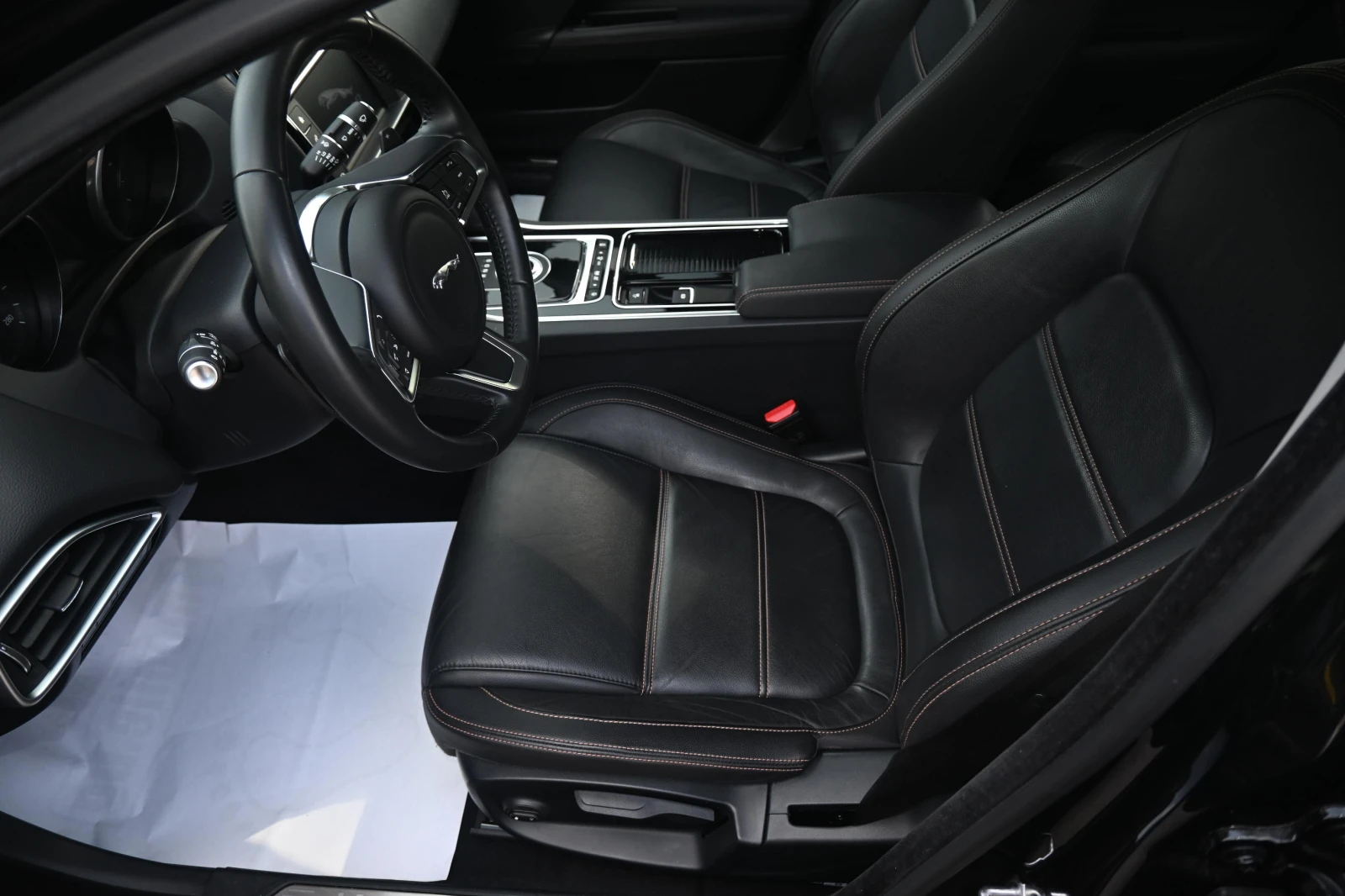 Jaguar XE 4X4= 170ks, снимка 9 - Автомобили и джипове - 54609436