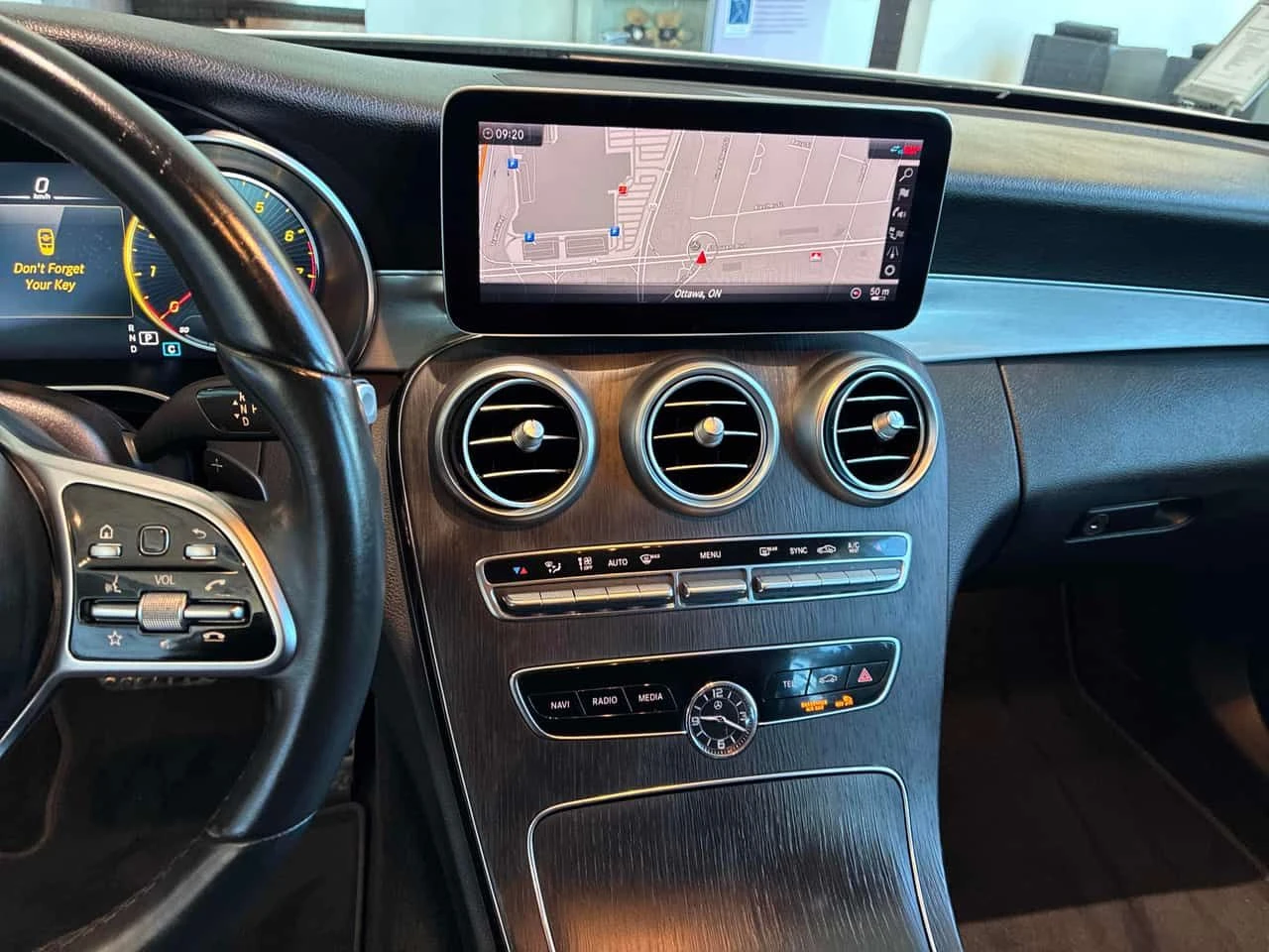 Mercedes-Benz C 300 ДИГИТАЛЕН КМ./КЛИП//CARFAX/ФИНАНСИРАНЕ , снимка 8 - Автомобили и джипове - 54662665