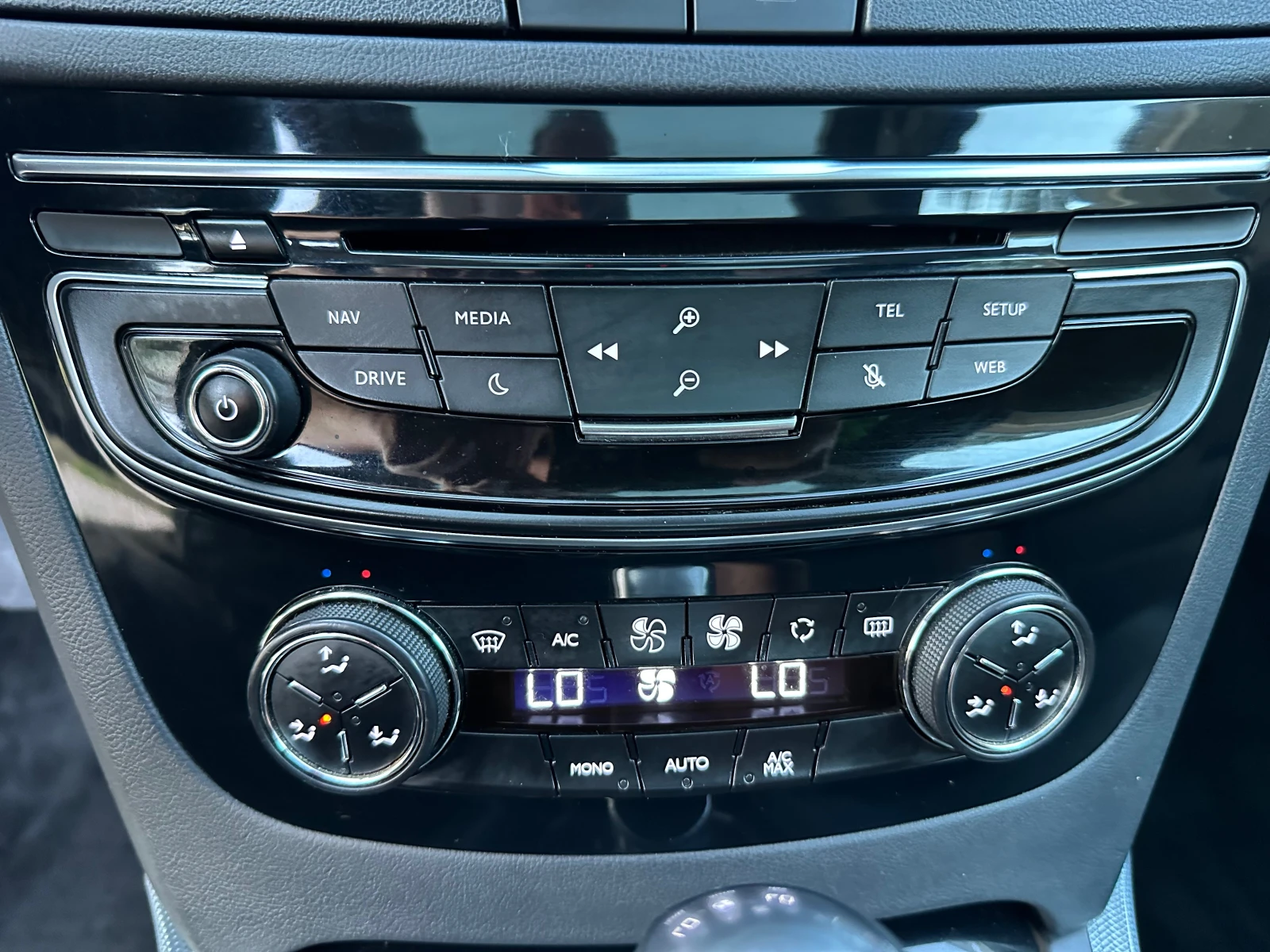 Peugeot 508 2.0HDI 180кс ФЕЙСЛИФТ ПАНОРАМА KEYLESS НАВИ, снимка 14 - Автомобили и джипове - 54672318