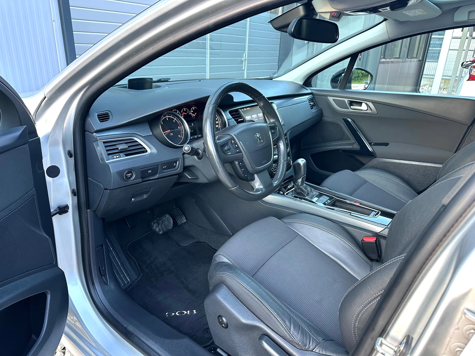 Peugeot 508 2.0HDI 180кс ФЕЙСЛИФТ ПАНОРАМА KEYLESS НАВИ, снимка 8 - Автомобили и джипове - 54672318