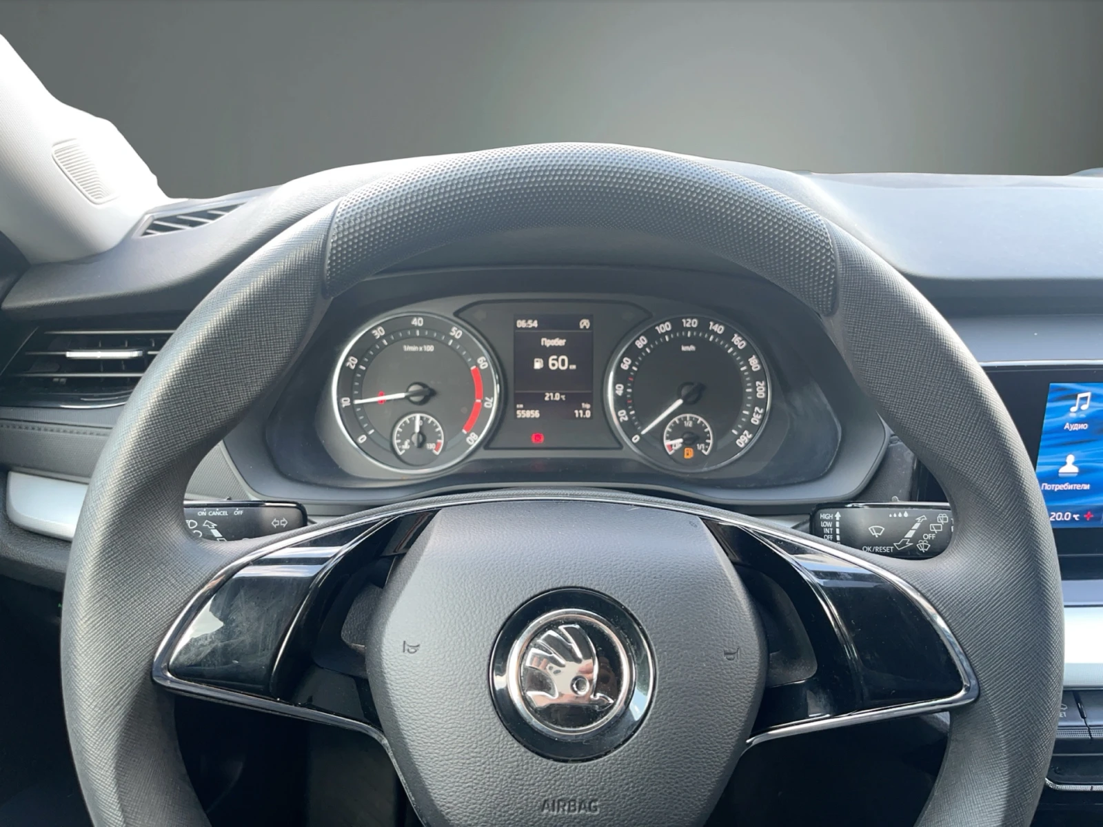 Skoda Octavia 1.5 TSI 6M, снимка 10 - Автомобили и джипове - 54752978