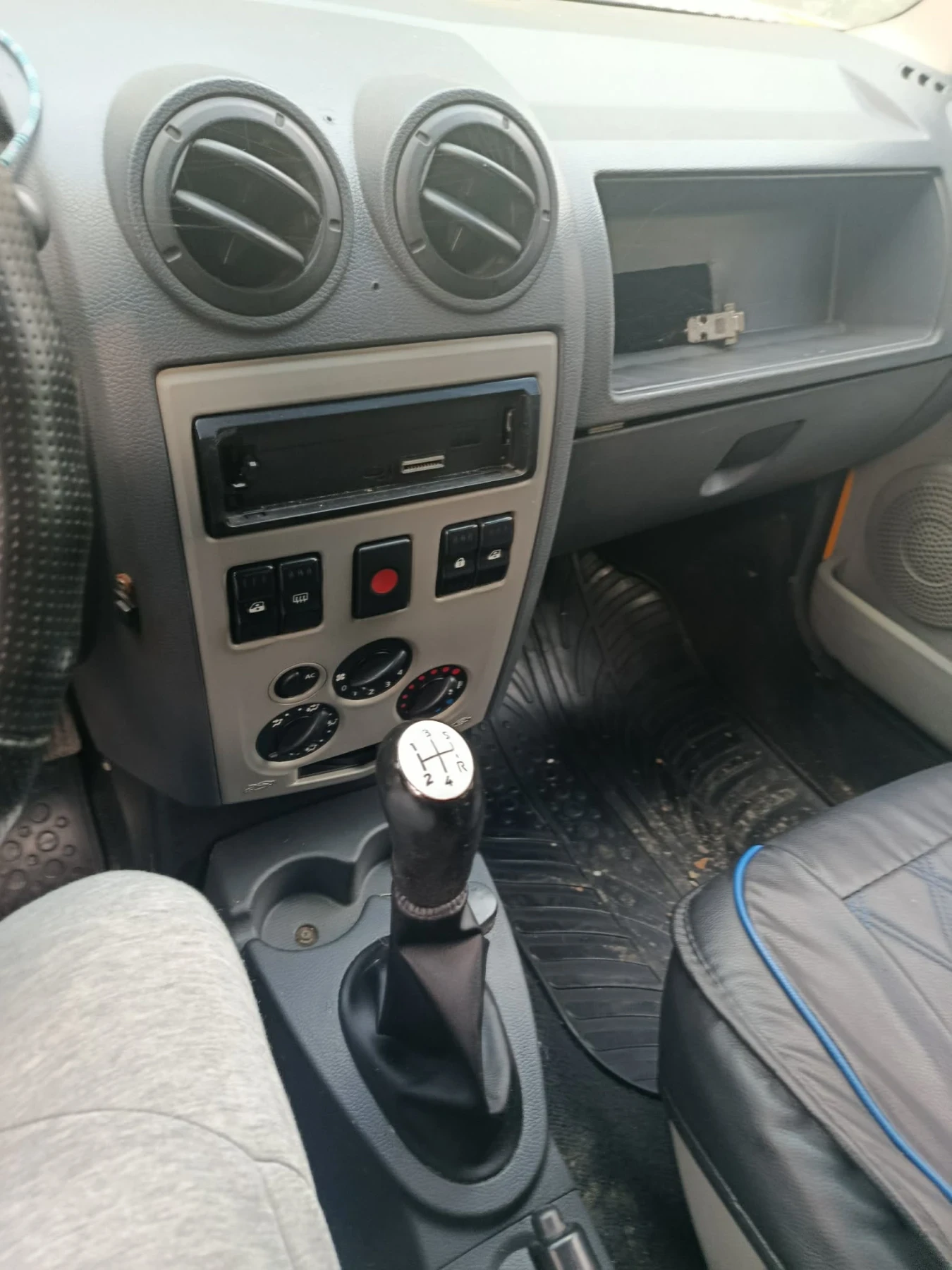 Dacia Logan Бензин/газ, снимка 7 - Автомобили и джипове - 55080947