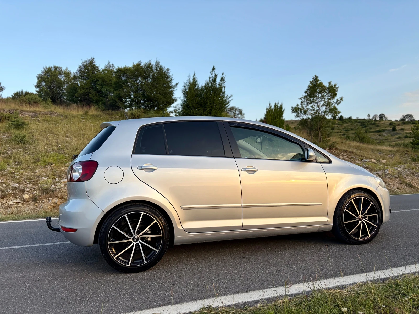 VW Golf Plus 2.0 TDI Highline R-line / Автоматик, снимка 5 - Автомобили и джипове - 55426213