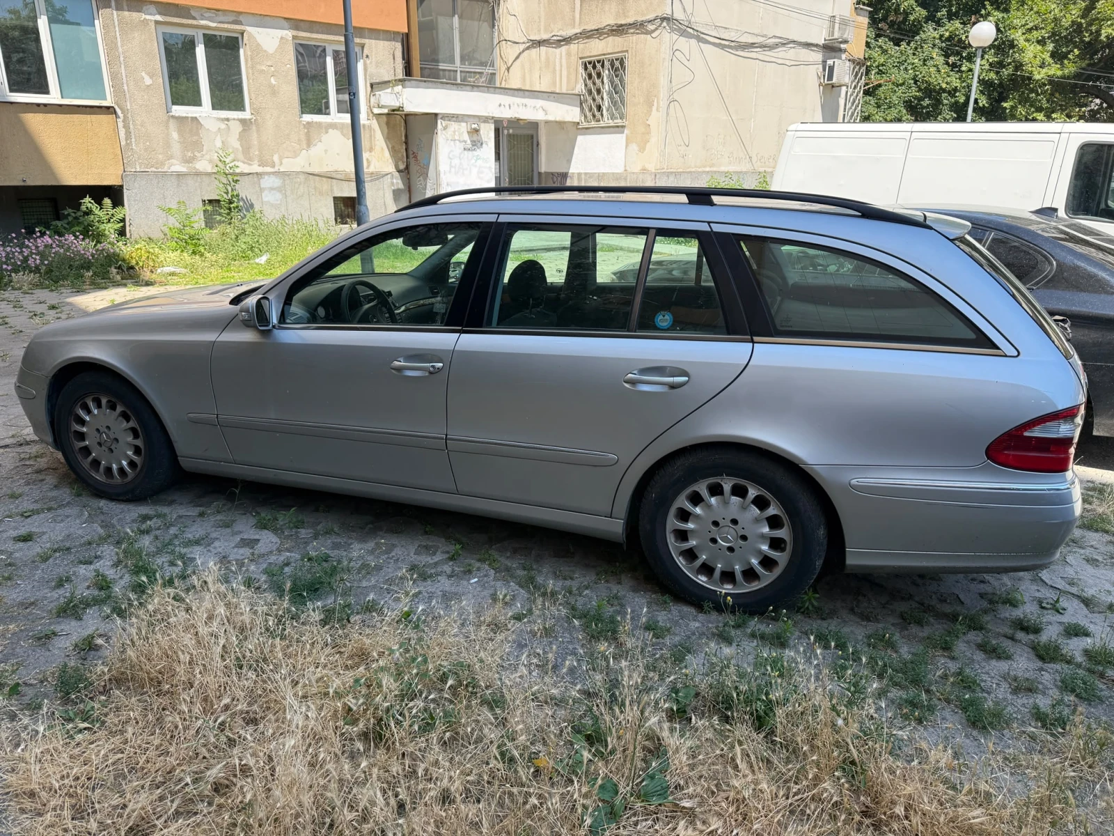 Mercedes-Benz E 270 Elegance, снимка 3 - Автомобили и джипове - 55453763