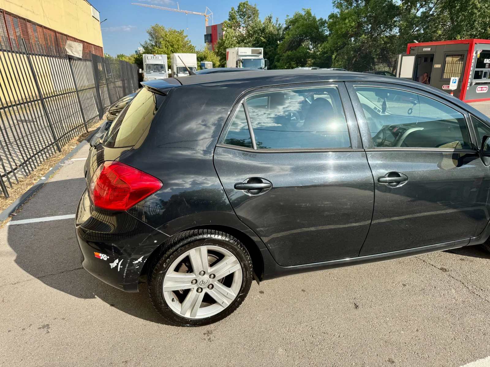 Toyota Auris 2.2 D-CAT, снимка 4 - Автомобили и джипове - 55468894