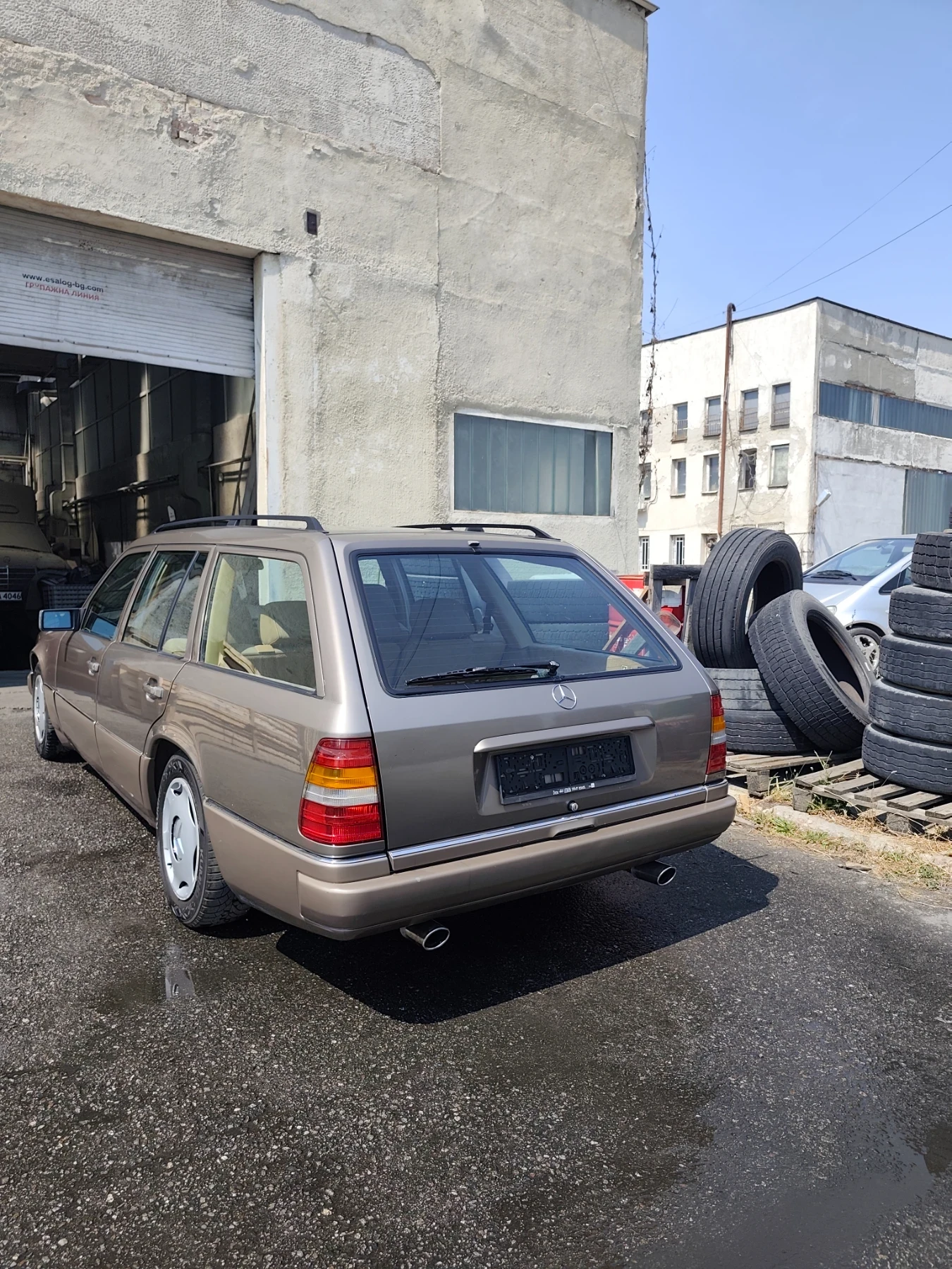 Mercedes-Benz 124 230TE, снимка 3 - Автомобили и джипове - 55703335