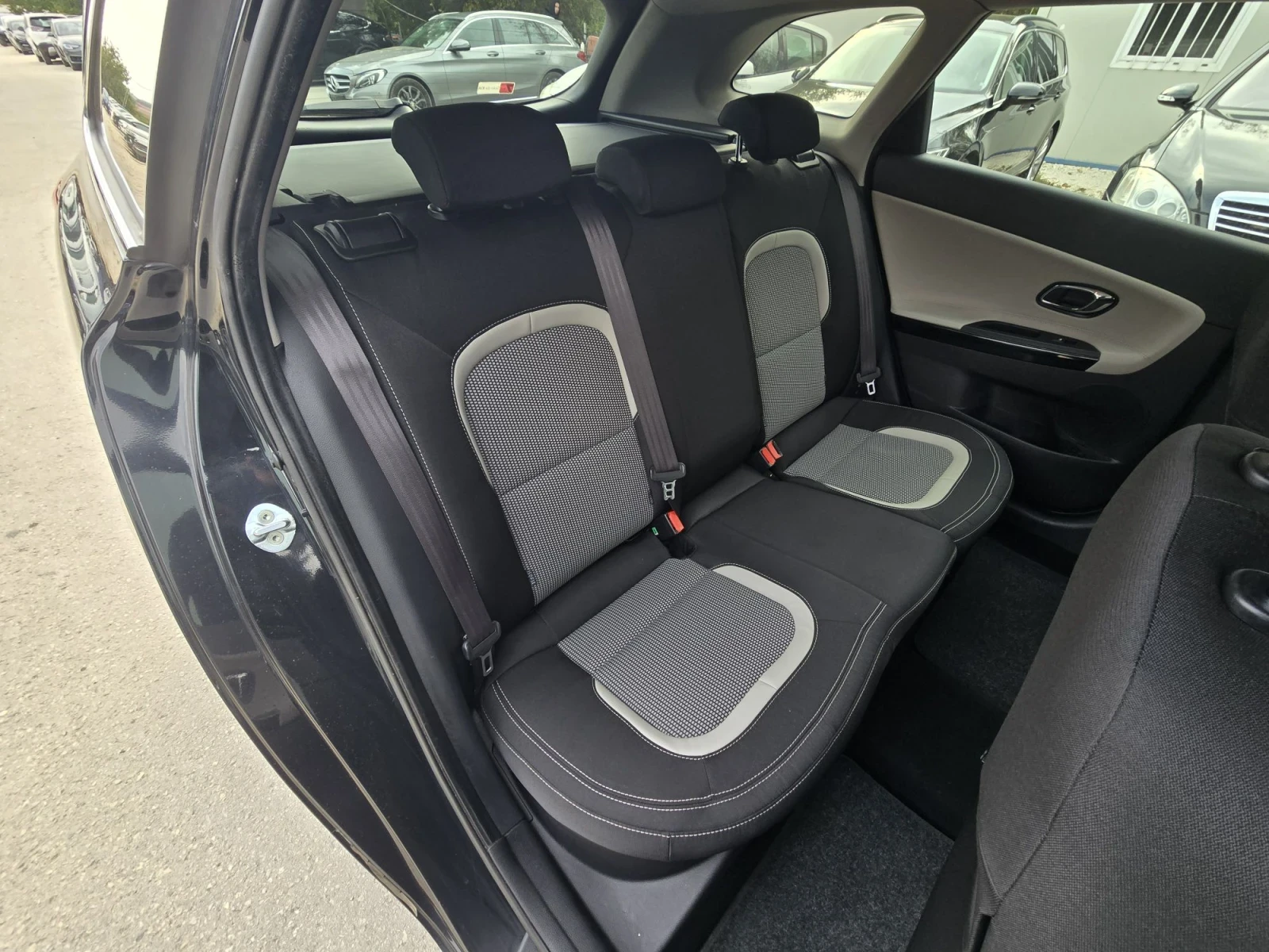 Kia Ceed 1.6D 110к.с Камера Кожа , снимка 14 - Автомобили и джипове - 56220331