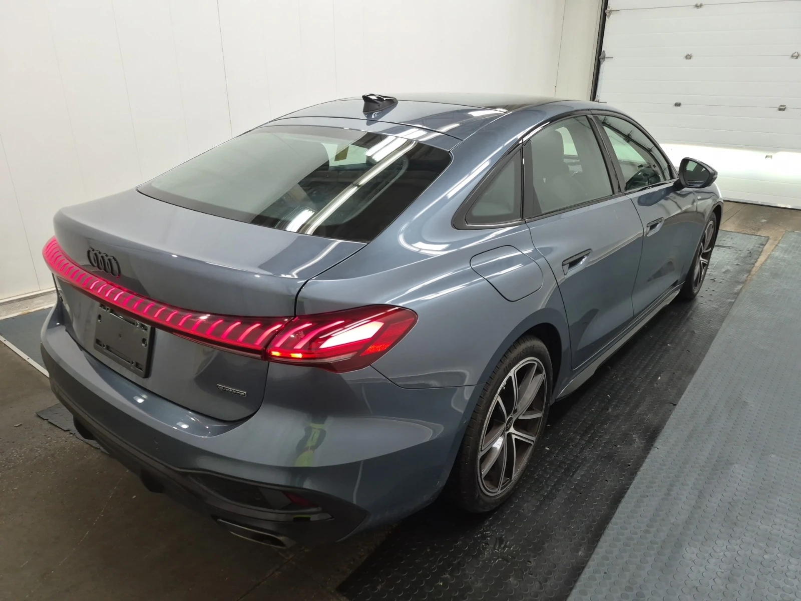 Audi A5 2.0 Tfsi Quattro Progressiv | Mobile.bg � ����������� 16