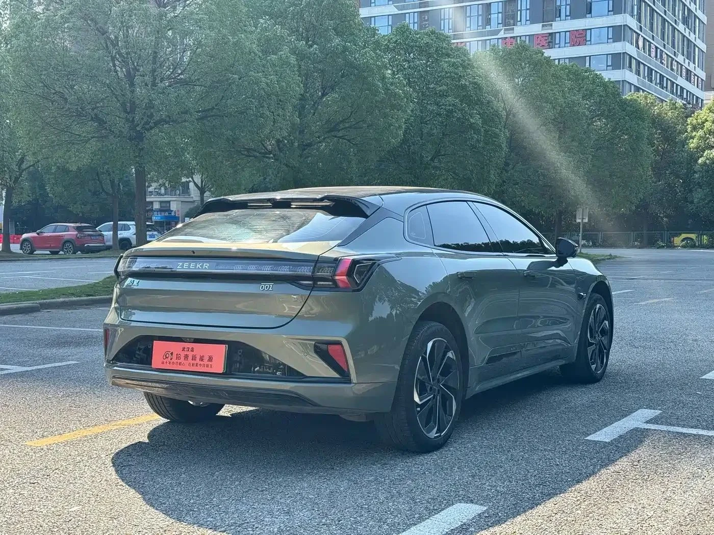 Zeekr 001, снимка 2 - Автомобили и джипове - 56685971
