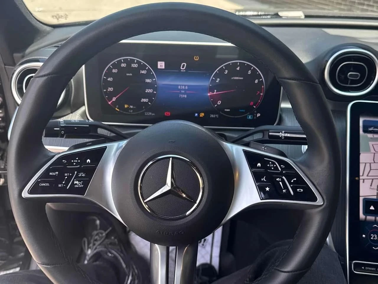 Mercedes-Benz C 300, снимка 13 - Автомобили и джипове - 56719995