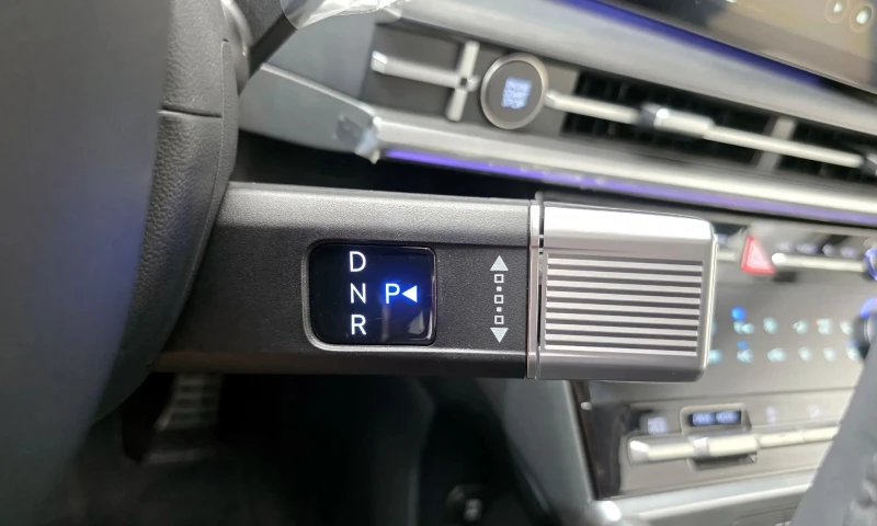 Hyundai Santa fe Gasoline 2.5T 2Wd, снимка 8 - Автомобили и джипове - 52144219