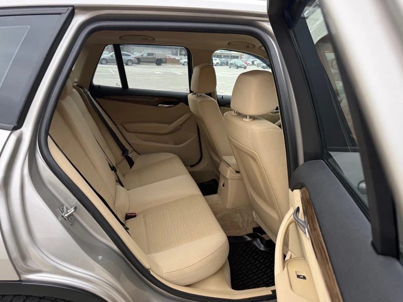 BMW X1 2.0///X-Drive///CarPlay-AndroidAuto///Xenon///LED, снимка 11 - Автомобили и джипове - 53204118