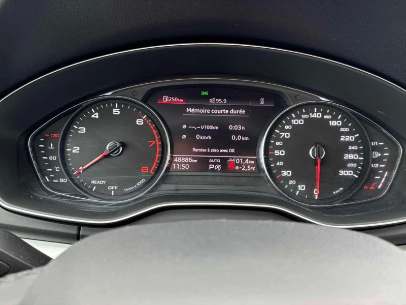 Audi Q5 Komfort/ДИСТРОНИК/ПРЕДСТАВИТЕЛСТВО НА AUDI, снимка 8 - Автомобили и джипове - 53584056