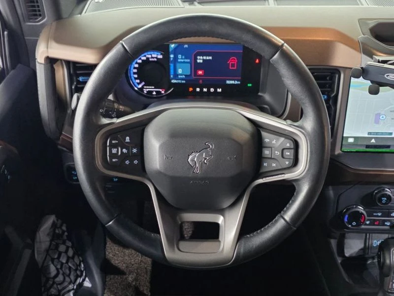 Ford Bronco 2.7 Automatic, снимка 13 - Автомобили и джипове - 55788954