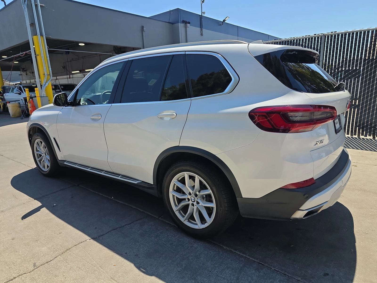 BMW X5 xDrive40i/360 КАМЕР/HEAD UP/ПОДГРЕВ/LANE ASSIST - изображение 4