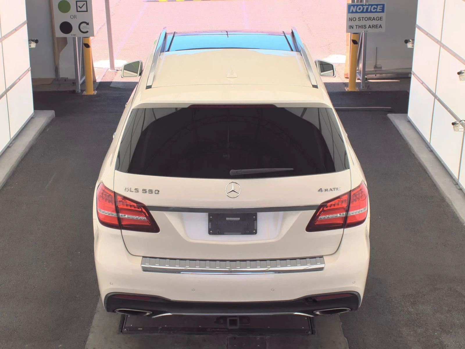 Mercedes-Benz GLS 500 AMG* 7МЕСТА* МАСАЖ* ОБДУХ* ДИСТРОНИК* HARMAN* LANE - изображение 5