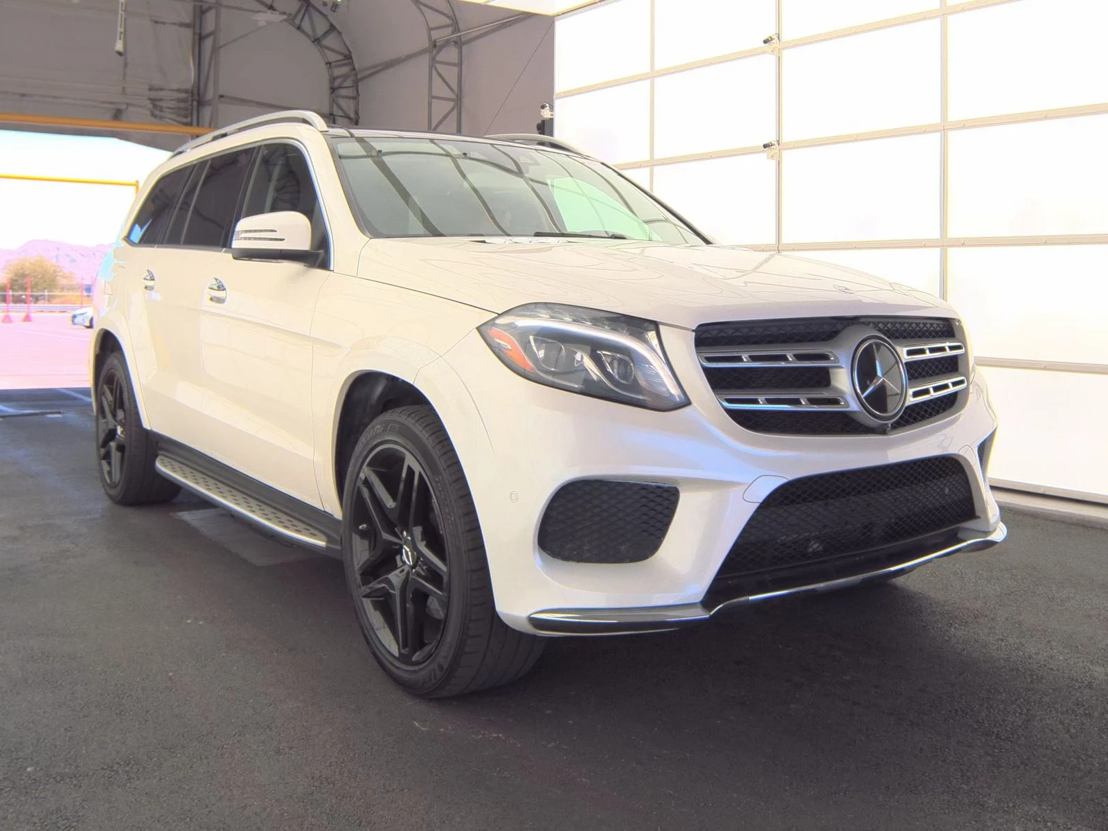 Mercedes-Benz GLS 500 AMG* 7МЕСТА* МАСАЖ* ОБДУХ* ДИСТРОНИК* HARMAN* LANE - изображение 3