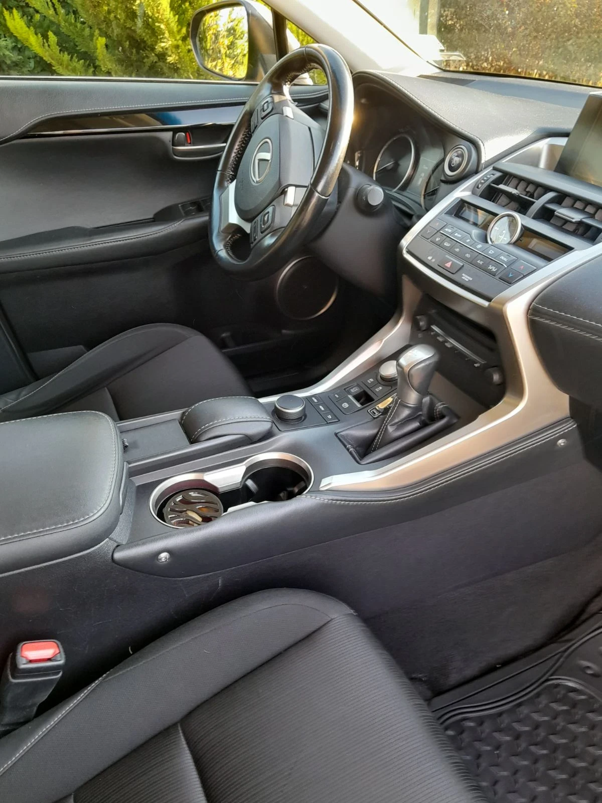 Lexus NX 300h  - изображение 7
