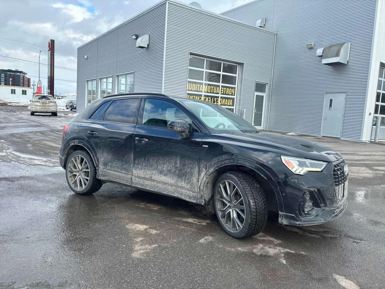 Audi Q3 * TECHNIK * S-LINE* ПОДГРЕВИ* ПАНОРАМА*  - изображение 3