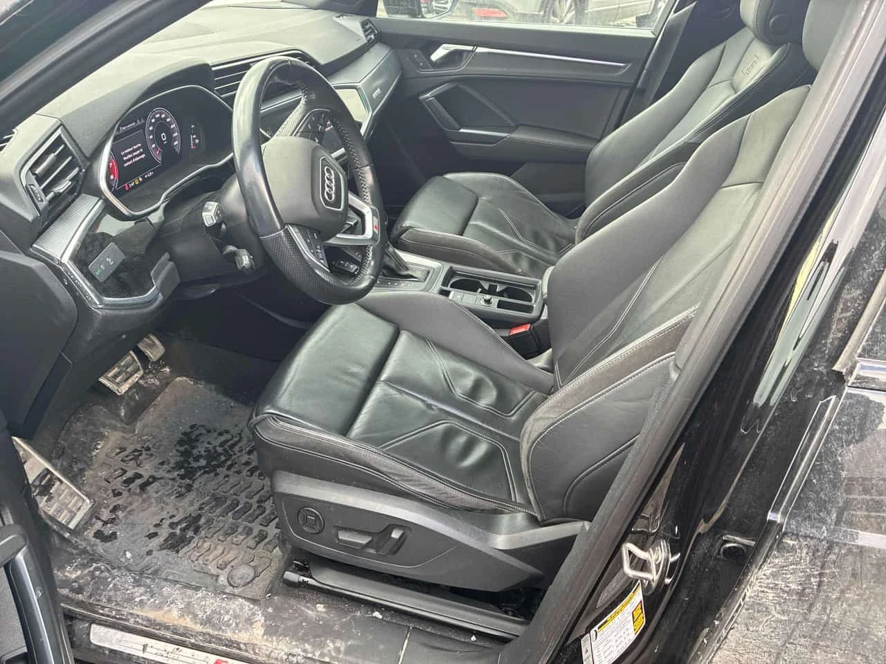 Audi Q3 * TECHNIK * S-LINE* ПОДГРЕВИ* ПАНОРАМА*  - изображение 5