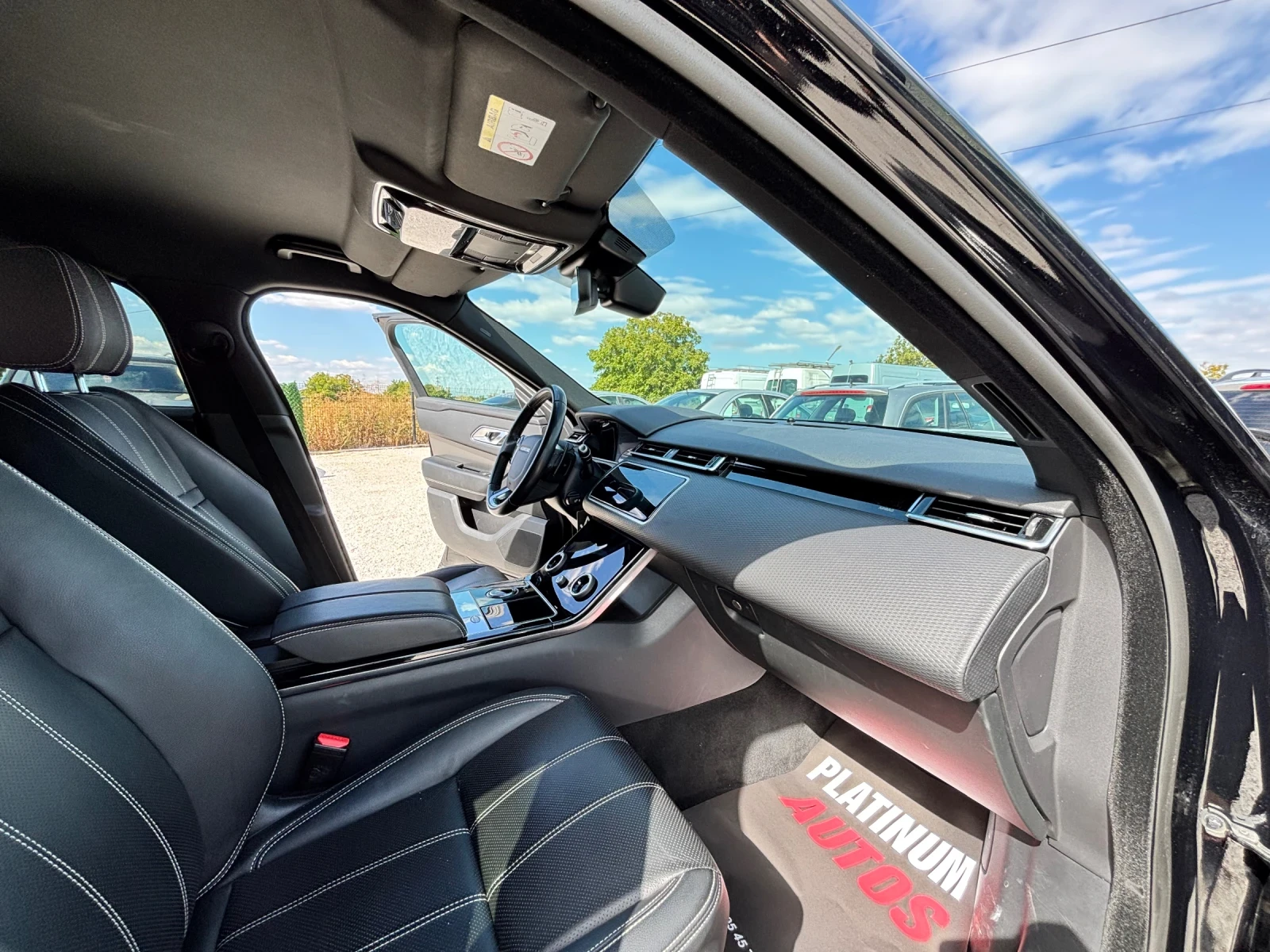 Land Rover Range Rover Velar 2.0D/4Х4/NAVI/LED/TOP, снимка 9 - Автомобили и джипове - 56257337