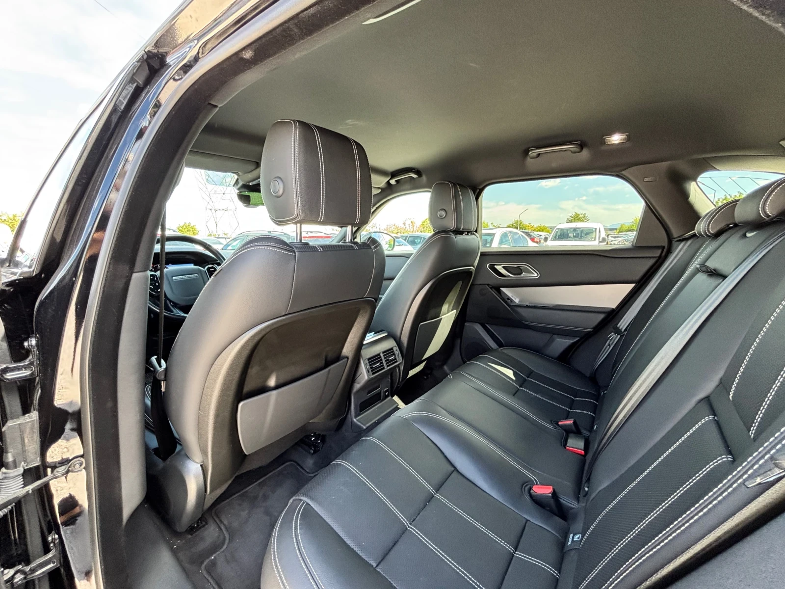 Land Rover Range Rover Velar 2.0D/4Х4/NAVI/LED/TOP, снимка 10 - Автомобили и джипове - 56257337