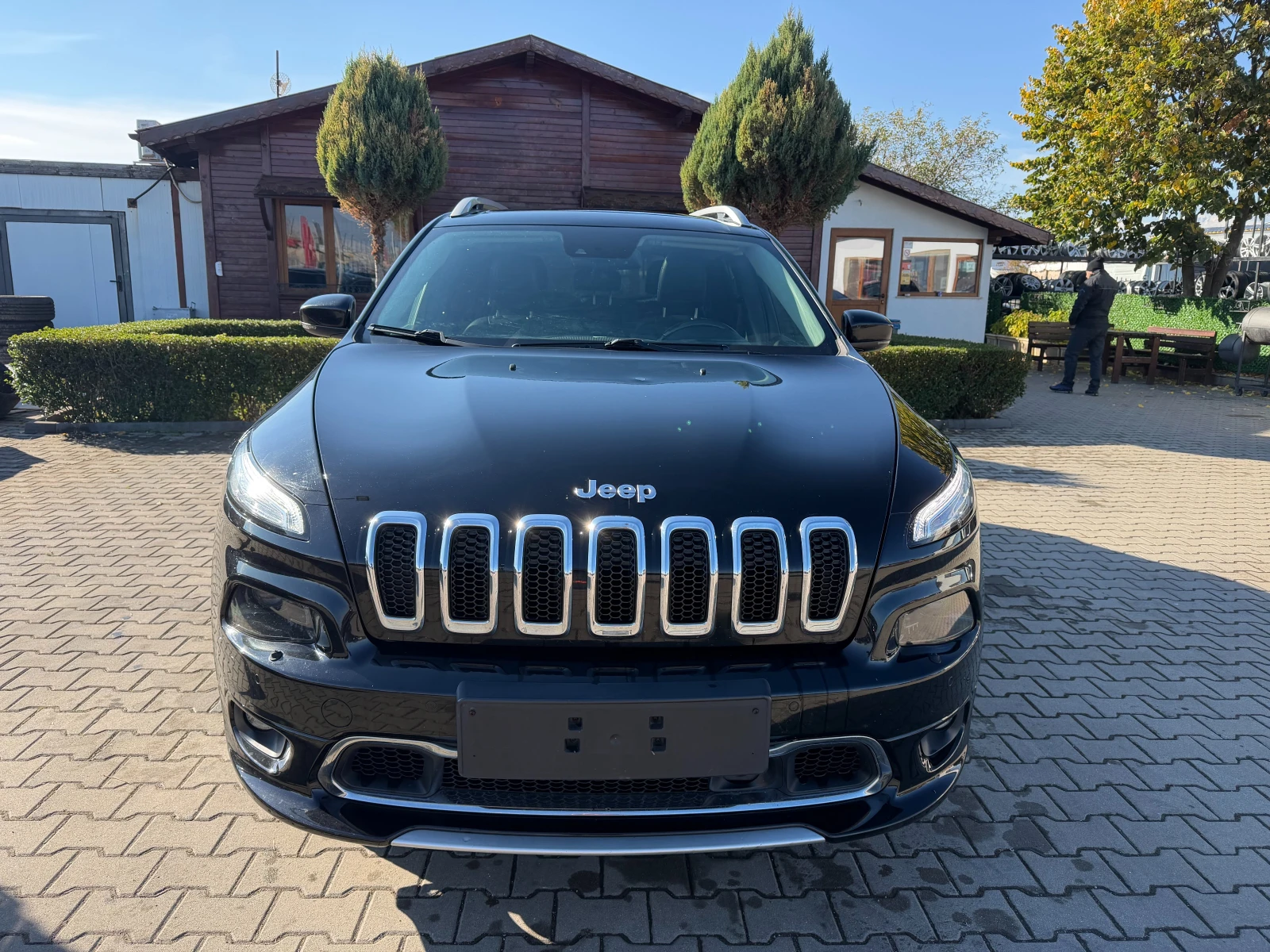 Jeep Cherokee 2.2M-JET 4WD AVTOMAT/NAVI/KOJA/PANORAMA/KAMERA  | Mobile.bg � ����������� 3