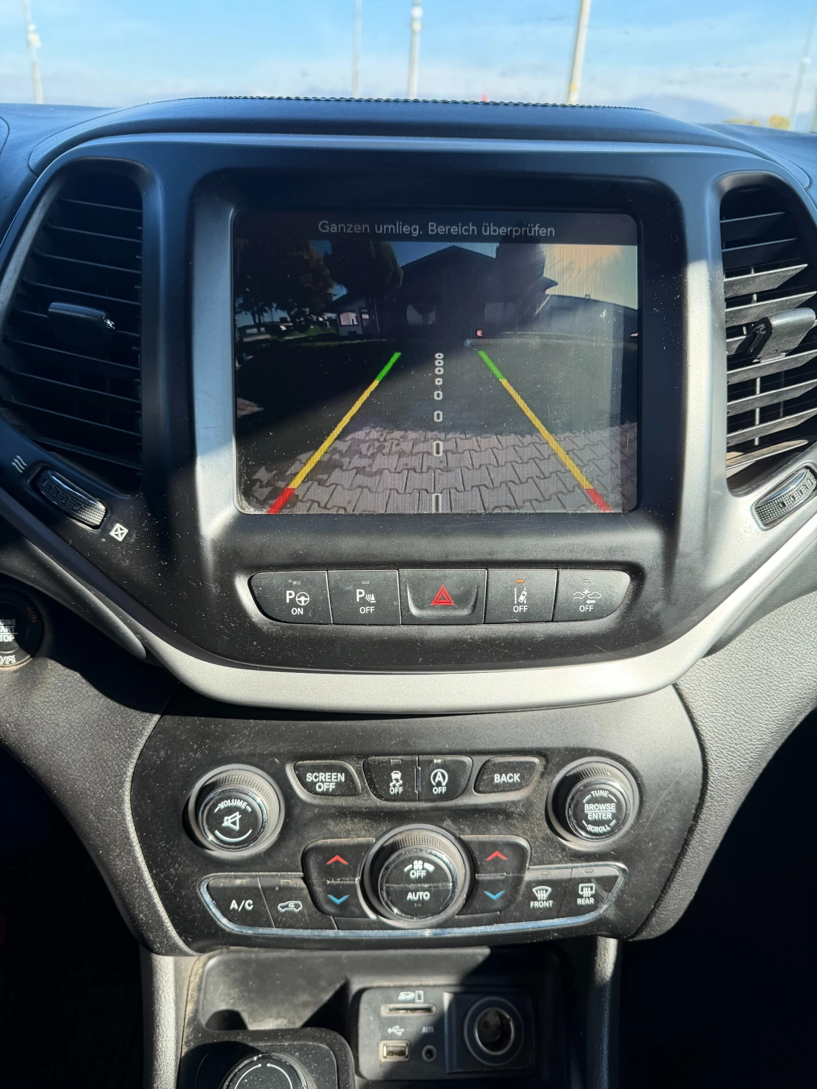 Jeep Cherokee 2.2M-JET 4WD AVTOMAT/NAVI/KOJA/PANORAMA/KAMERA  | Mobile.bg � ����������� 16