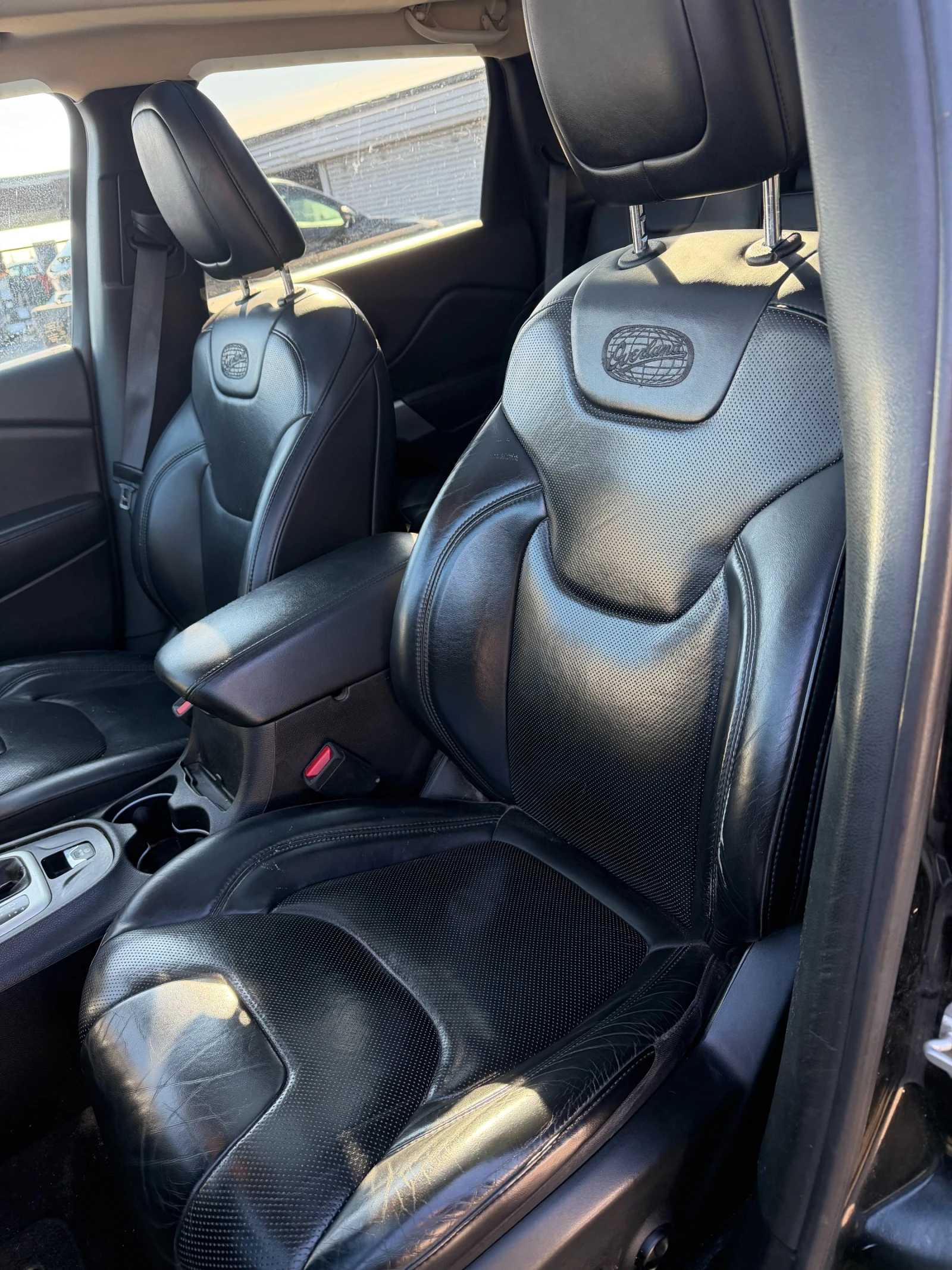 Jeep Cherokee 2.2M-JET 4WD AVTOMAT/NAVI/KOJA/PANORAMA/KAMERA  | Mobile.bg � ����������� 13