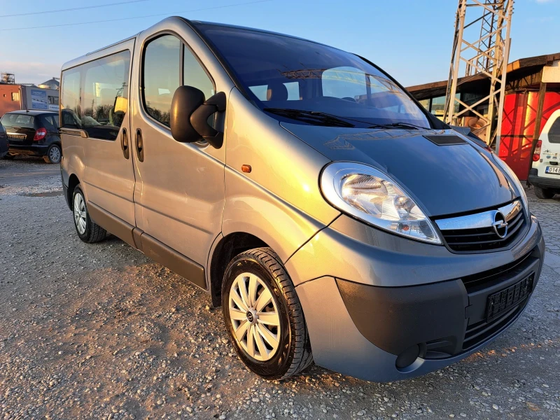 Opel Vivaro 2.5D/8+ 1/КЛИМА, снимка 1 - Бусове и автобуси - 48310621