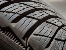 Гуми Зимни 255/50R19, снимка 3 - Гуми и джанти - 52702133