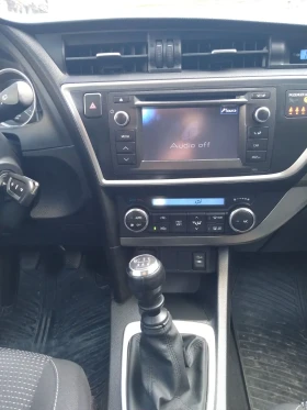 Toyota Auris 1329, снимка 11