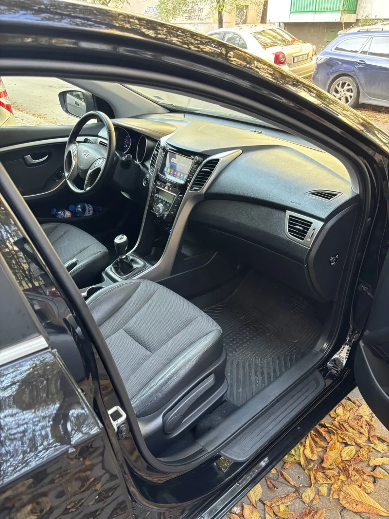 Hyundai I30 1.6 CRDi, снимка 12 - Автомобили и джипове - 48012504