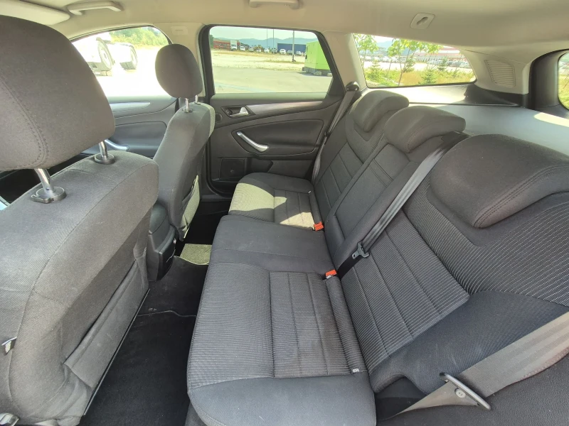 Ford Mondeo 2.0 i, снимка 12 - Автомобили и джипове - 48867782