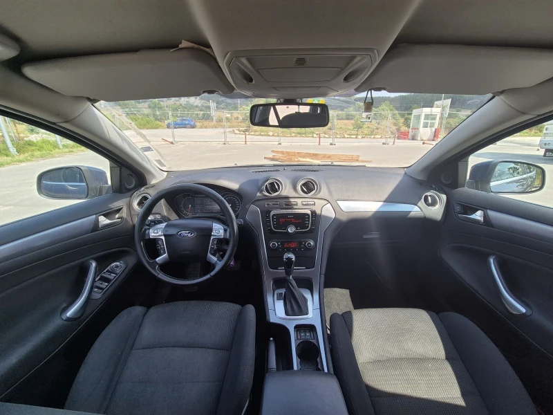Ford Mondeo 2.0 i, снимка 9 - Автомобили и джипове - 48867782