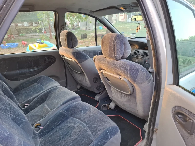 Renault Scenic, снимка 12 - Автомобили и джипове - 51380237