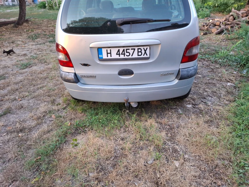 Renault Scenic, снимка 10 - Автомобили и джипове - 51380237