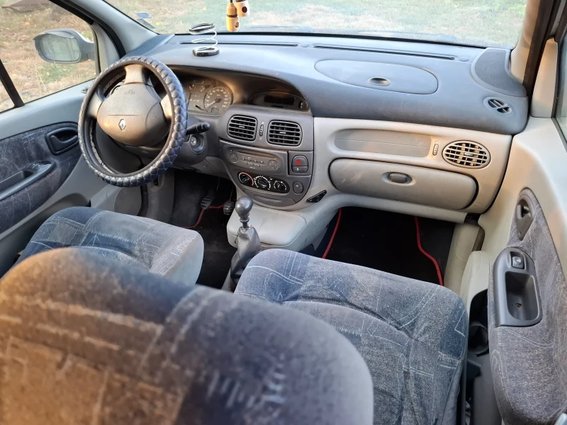 Renault Scenic, снимка 14 - Автомобили и джипове - 51380237