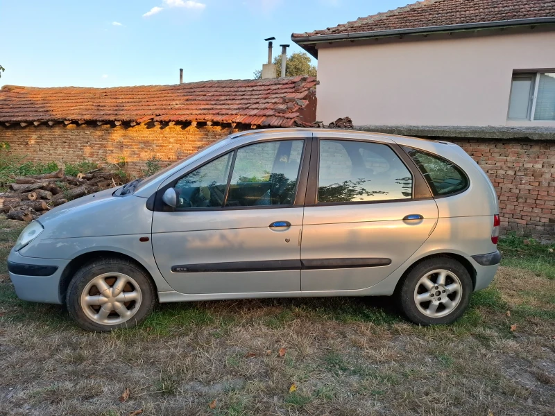 Renault Scenic, снимка 2 - Автомобили и джипове - 51380237