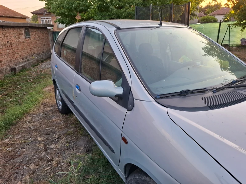 Renault Scenic, снимка 8 - Автомобили и джипове - 51380237