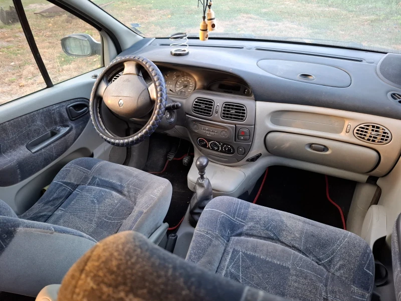 Renault Scenic, снимка 15 - Автомобили и джипове - 51380237