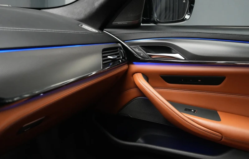 BMW M5 4.4 xDrive, снимка 7 - Автомобили и джипове - 52525523