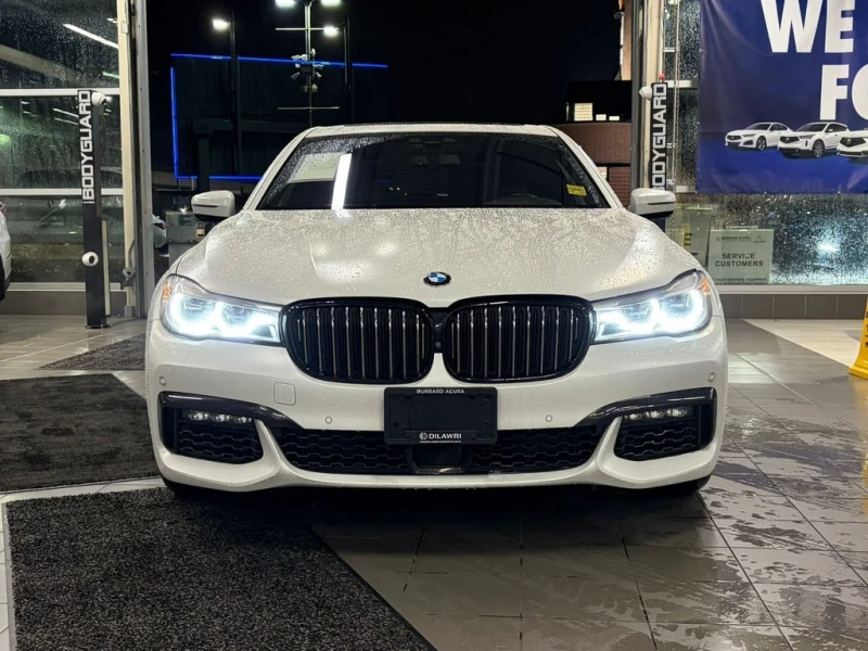 BMW 750 i xDrive 2019 * CARFAX * БЕЗ ПЪРВОНАЧАЛНА ВНОСКА, снимка 2 - Автомобили и джипове - 52856106